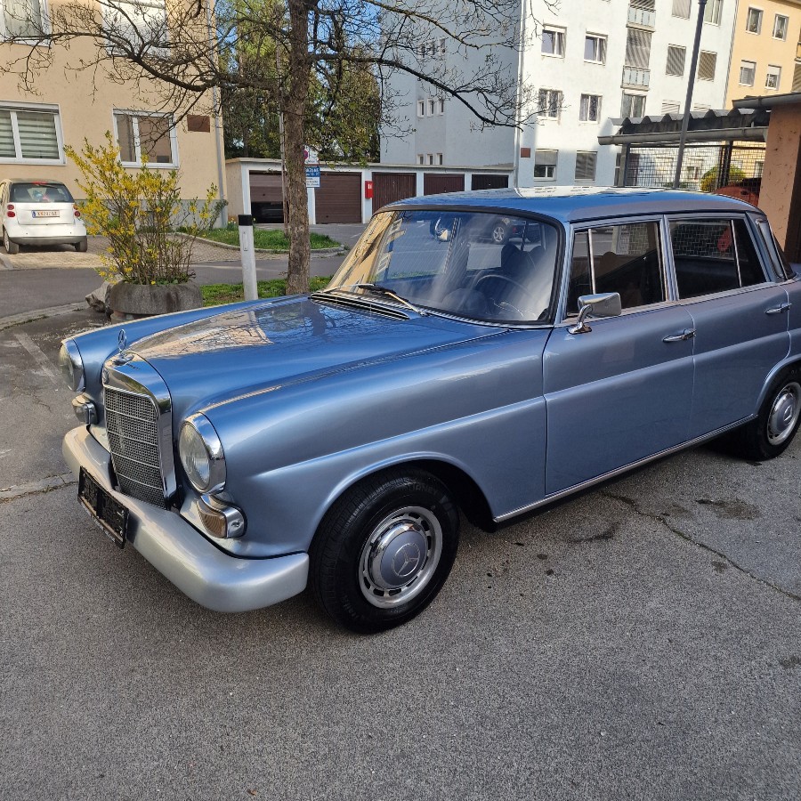 Historisch zugelassen: Mercedes Benz Heckflosse Baujahr BJ 12/1966