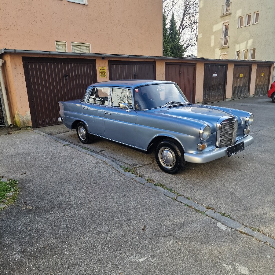 Historisch zugelassen: Mercedes Benz Heckflosse Baujahr BJ 12/1966