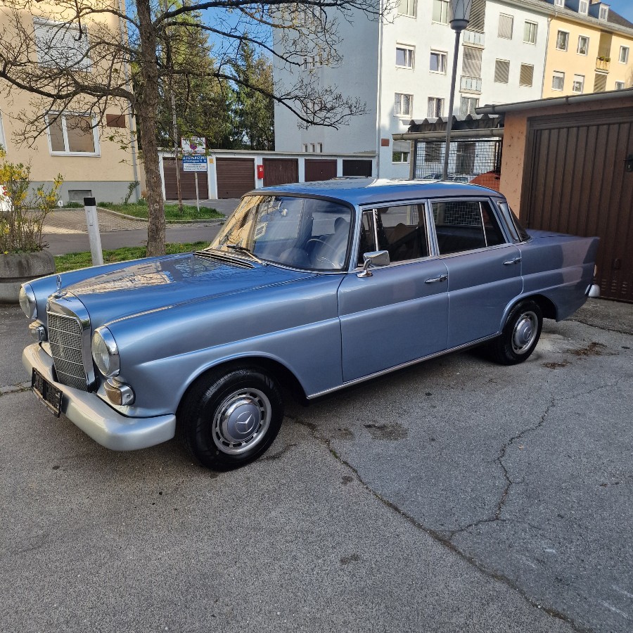 Historisch zugelassen: Mercedes Benz Heckflosse Baujahr BJ 12/1966