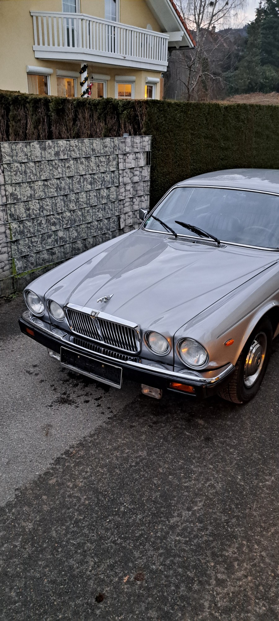 Jaguar XJ6 Sovereign 4.2 in gebrauchtem Zustand Baujahr BJ 03/1984