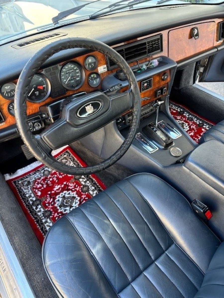 Jaguar XJ6 Sovereign 4.2 in gebrauchtem Zustand Baujahr BJ 03/1984