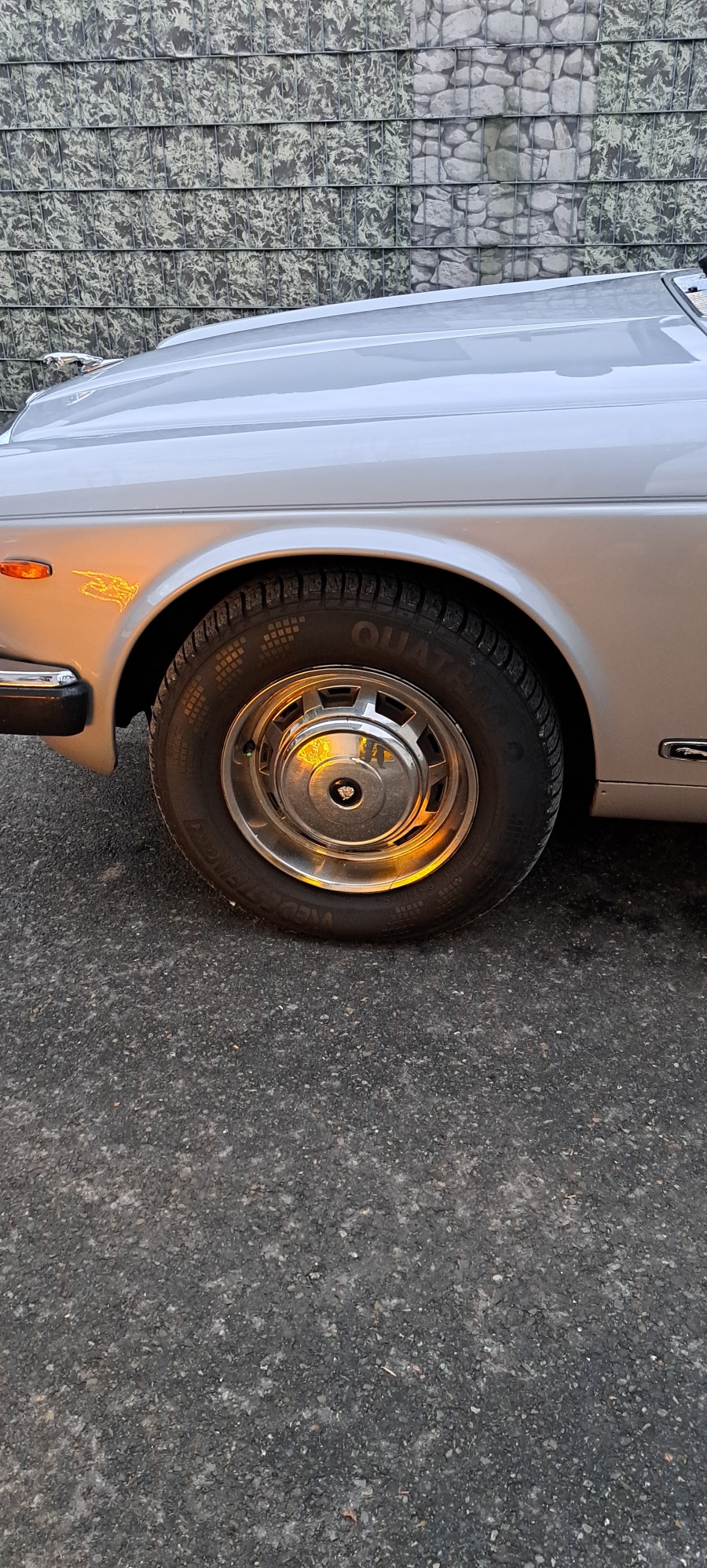 Jaguar XJ6 Sovereign 4.2 in gebrauchtem Zustand Baujahr BJ 03/1984