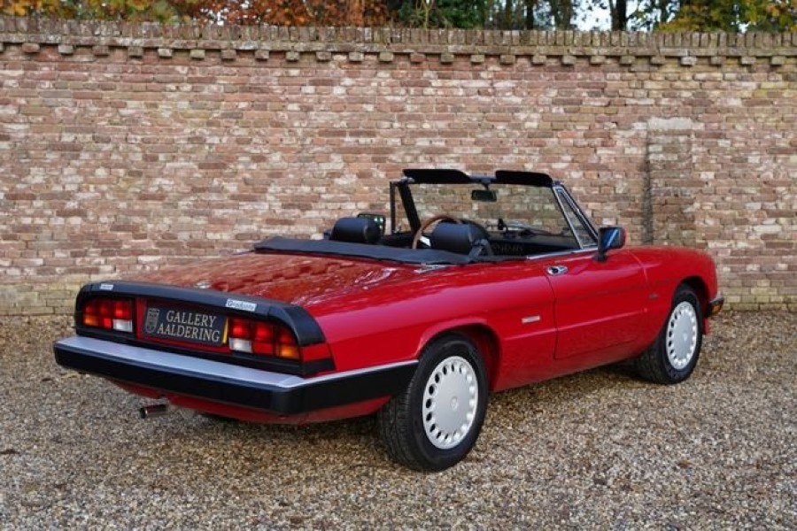 Alfa Romeo Spider 2.0 Graduate Baujahr BJ 01/1988