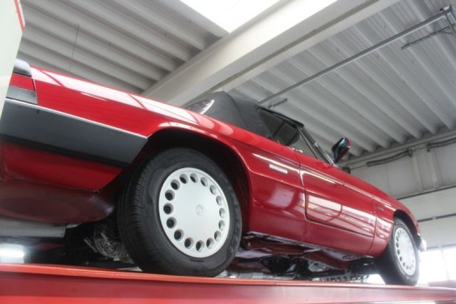 Alfa Romeo Spider 2.0 Graduate Baujahr BJ 01/1988