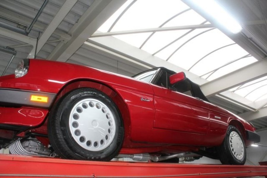 Alfa Romeo Spider 2.0 Graduate Baujahr BJ 01/1988