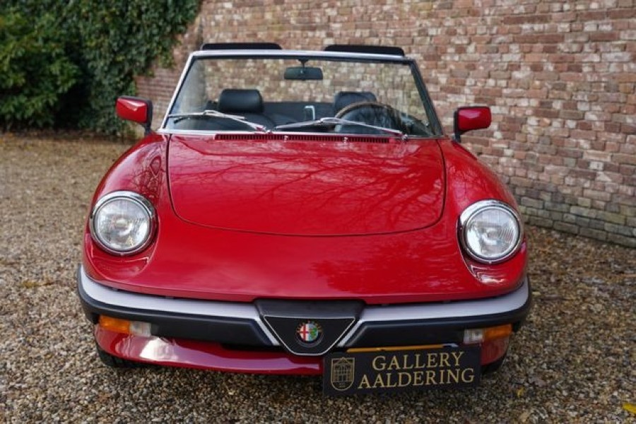 Alfa Romeo Spider 2.0 Graduate Baujahr BJ 01/1988