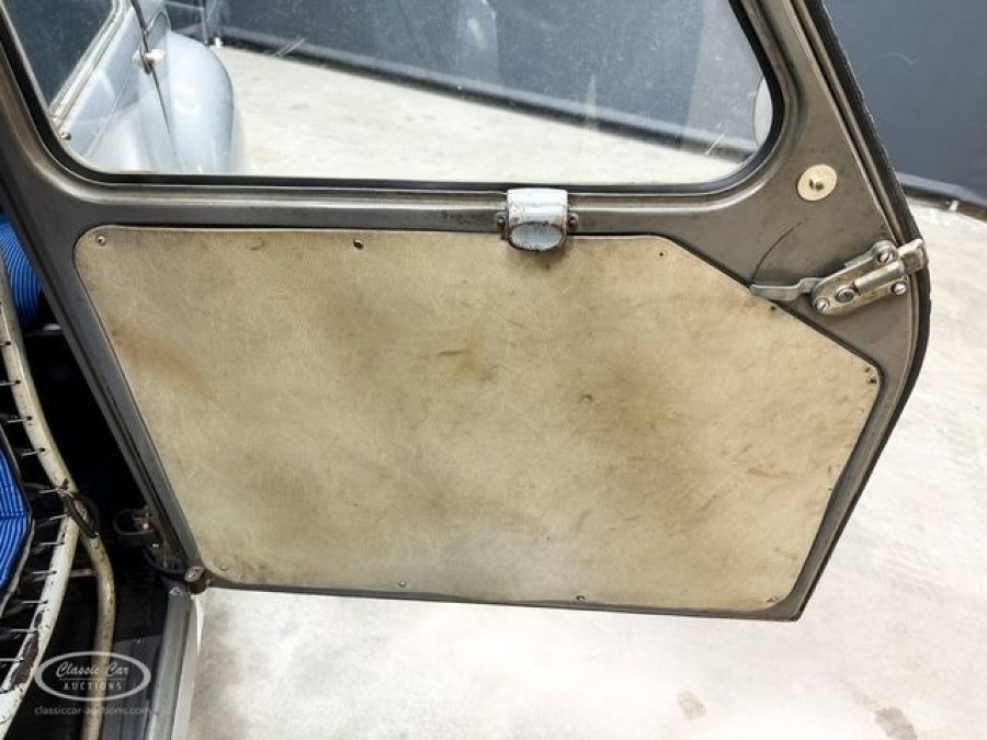 Citroën 2CV AZ „Technisch generalüberholt“ Baujahr BJ 01/1958