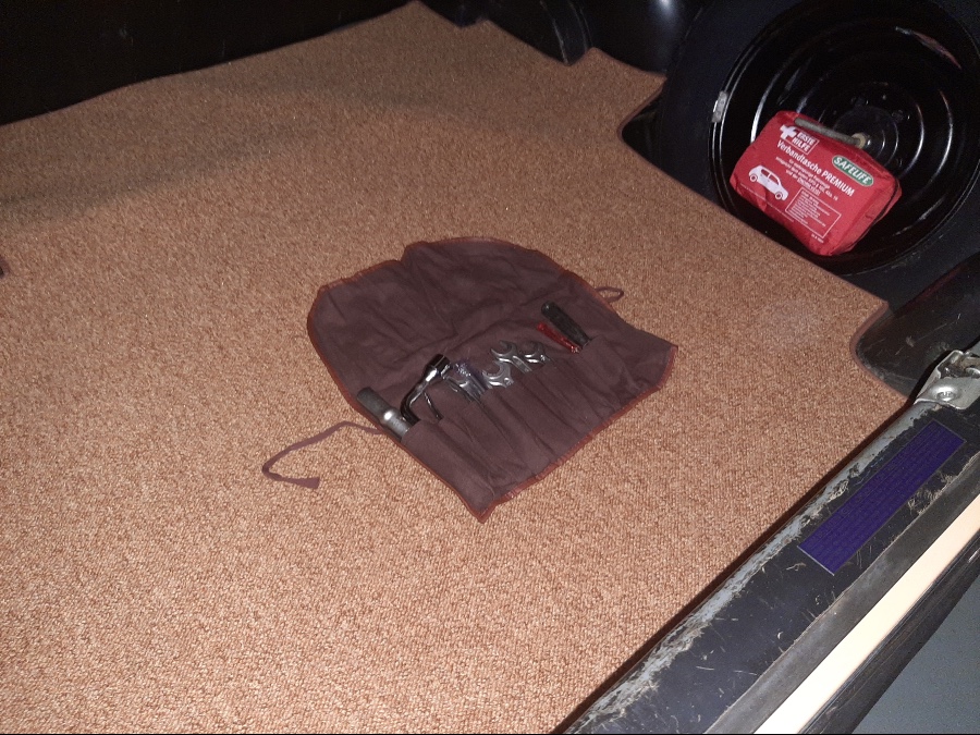 Mercedes Benz 200 in gebrauchtem Zustand Baujahr BJ 01/1975