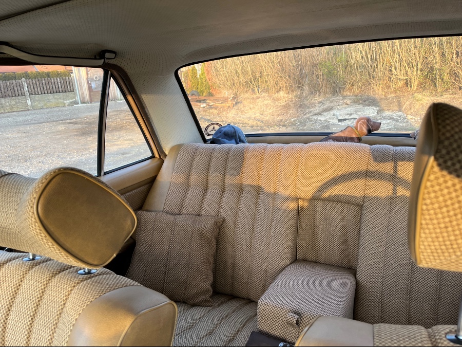 Mercedes Benz 200 in gebrauchtem Zustand Baujahr BJ 01/1975