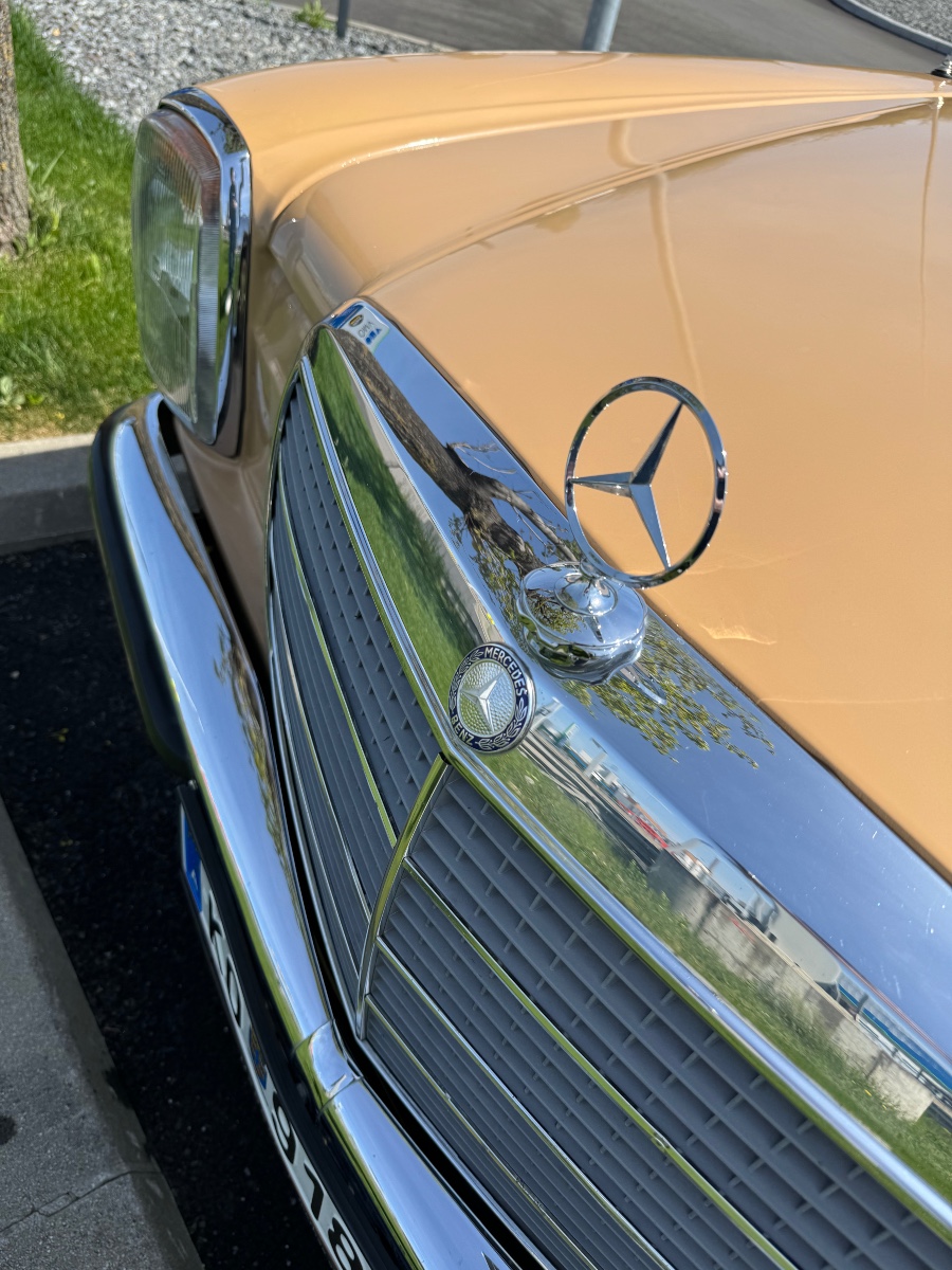 Mercedes Benz 200 in gebrauchtem Zustand Baujahr BJ 01/1975