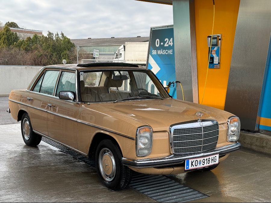 Mercedes Benz 200 in gebrauchtem Zustand Baujahr BJ 01/1975