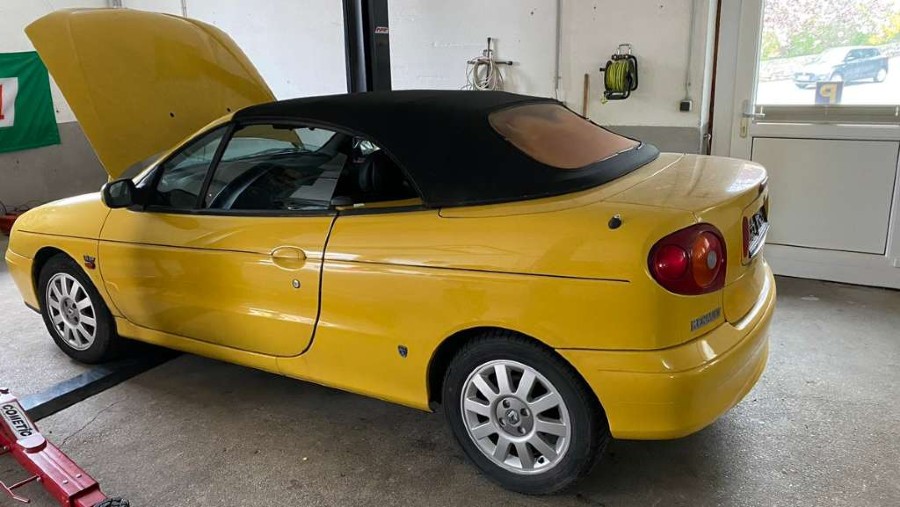 Youngtimer Renault Megane Cabrio 16V Baujahr BJ 06/2001