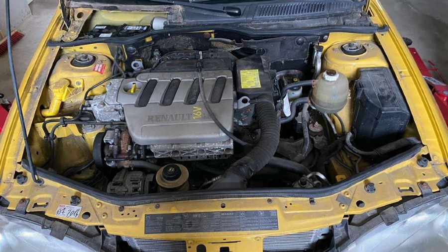 Youngtimer Renault Megane Cabrio 16V Baujahr BJ 06/2001