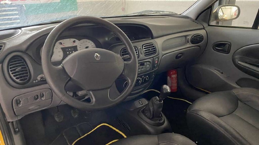 Youngtimer Renault Megane Cabrio 16V Baujahr BJ 06/2001