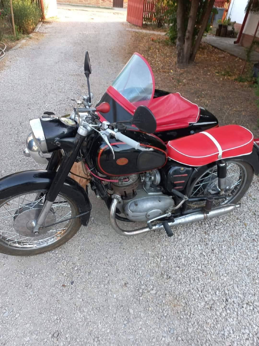 Pannonia T1 mit Seitenwagen in rostfreiem Zustand wenig gelaufen Baujahr BJ 12/1963