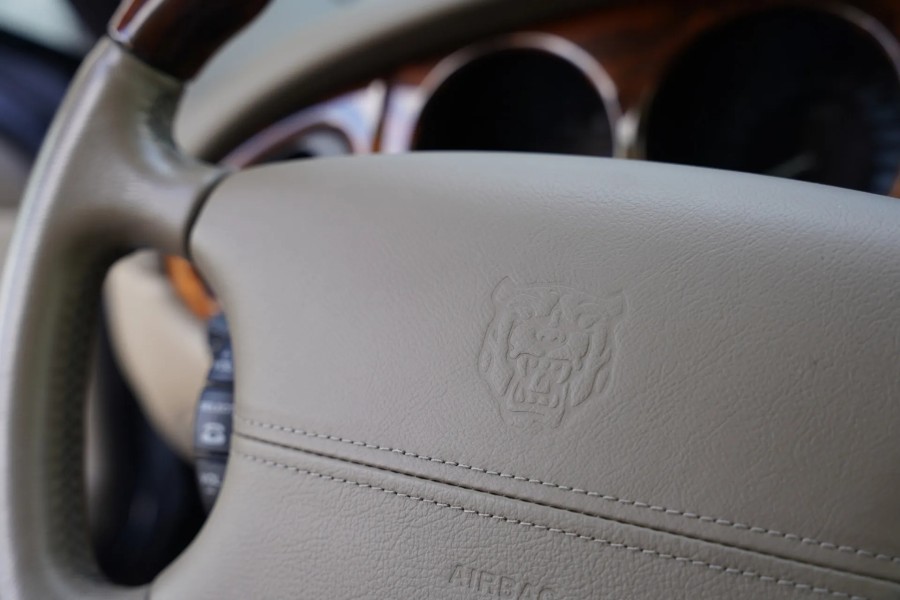 Jaguar XKR „69.000 Kilometer“ Baujahr BJ 01/2001