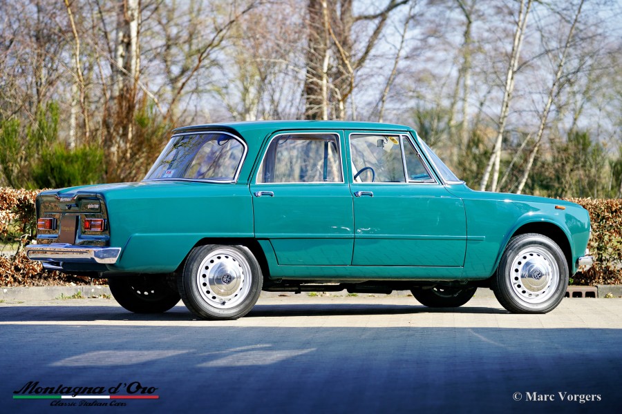 Biete Alfa Romeo Giulia 1300 in gutem Zustand mit niedrigem Kilometerstand Baujahr BJ 08/1964