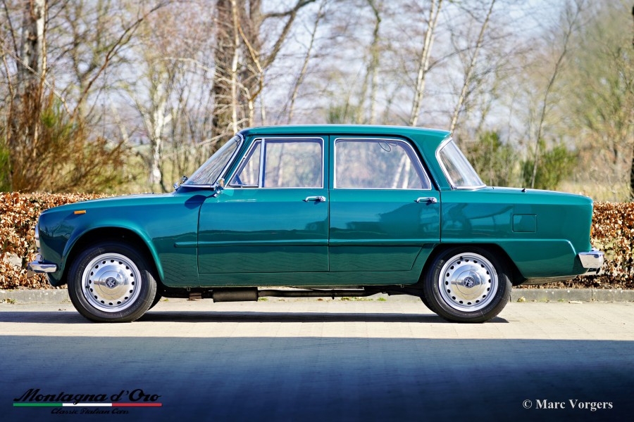 Biete Alfa Romeo Giulia 1300 in gutem Zustand mit niedrigem Kilometerstand Baujahr BJ 08/1964