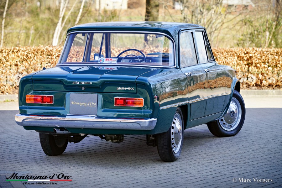 Biete Alfa Romeo Giulia 1300 in gutem Zustand mit niedrigem Kilometerstand Baujahr BJ 08/1964