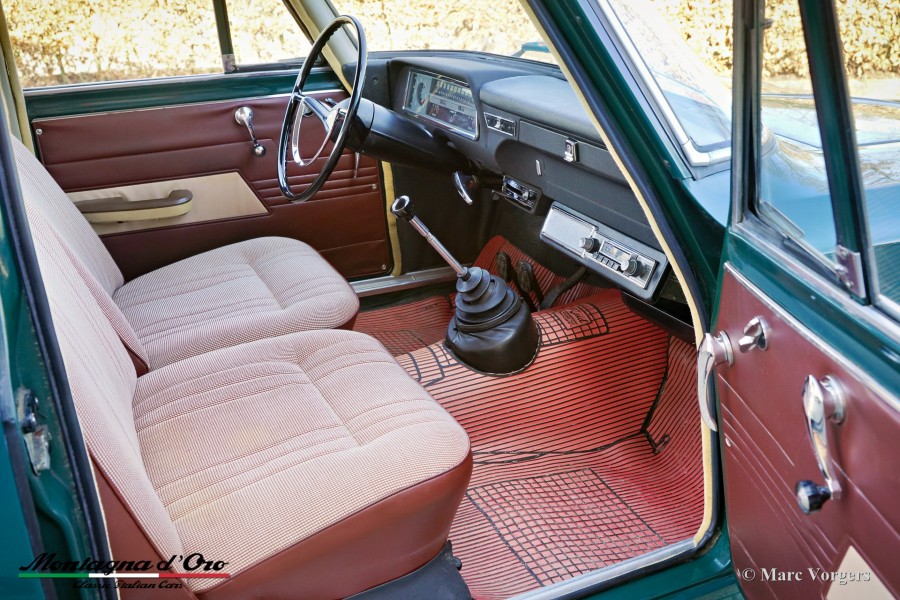 Biete Alfa Romeo Giulia 1300 in gutem Zustand mit niedrigem Kilometerstand Baujahr BJ 08/1964