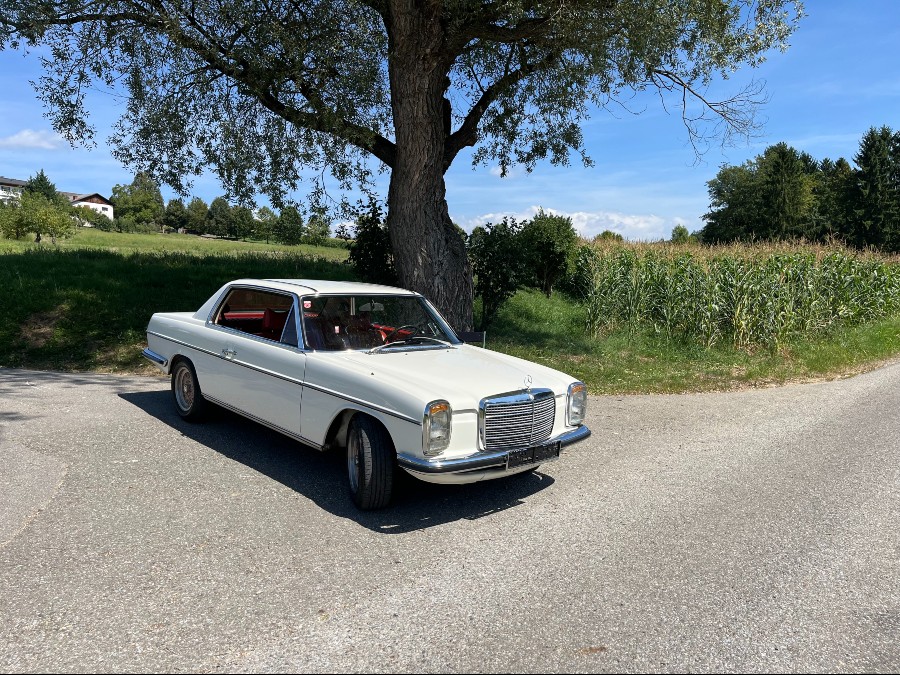 Historisch zugelassen: Mercedes Benz /8 in gutem Zustand Baujahr BJ 01/1975