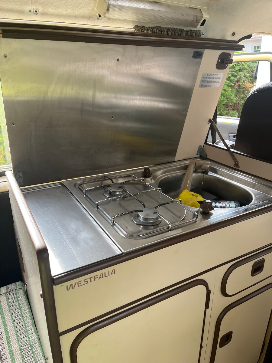 Biete VW T3 Camping Westfalia guter Zustand Baujahr BJ 09/1982