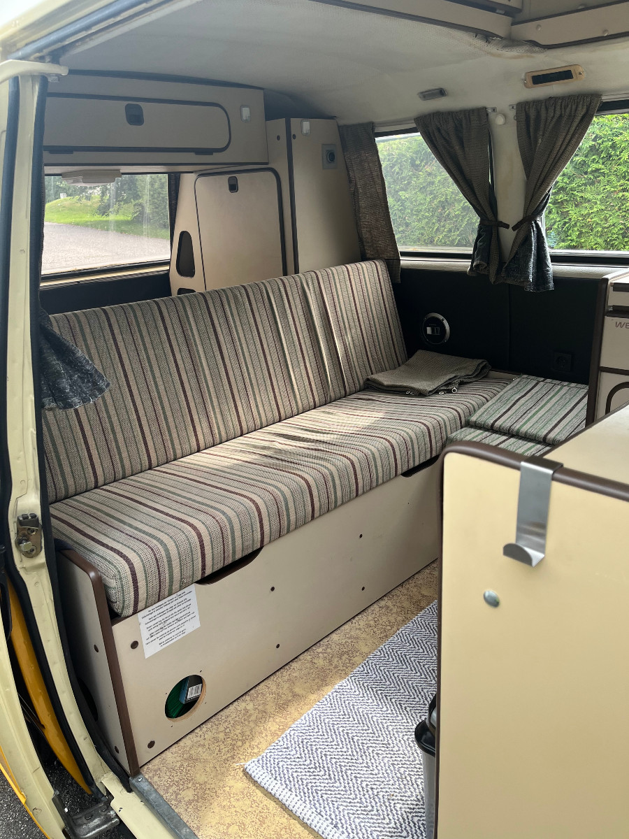 Biete VW T3 Camping Westfalia guter Zustand Baujahr BJ 09/1982