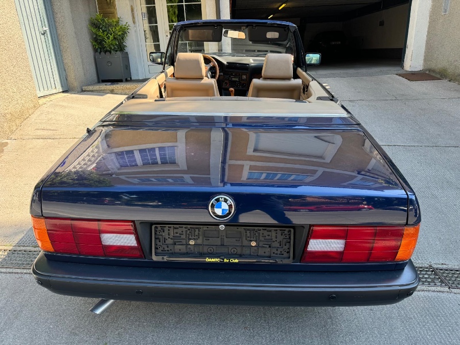 Klassiker BMW 3er 318i Cabriolet in perfektem Zustand mit niedriger Laufleistung Baujahr BJ 03/1991