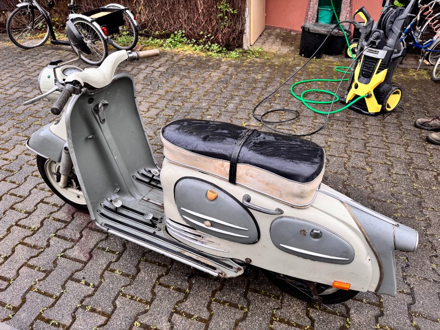 Oldtimer Puch Motorroller Type SR 150 Baujahr BJ 04/1963