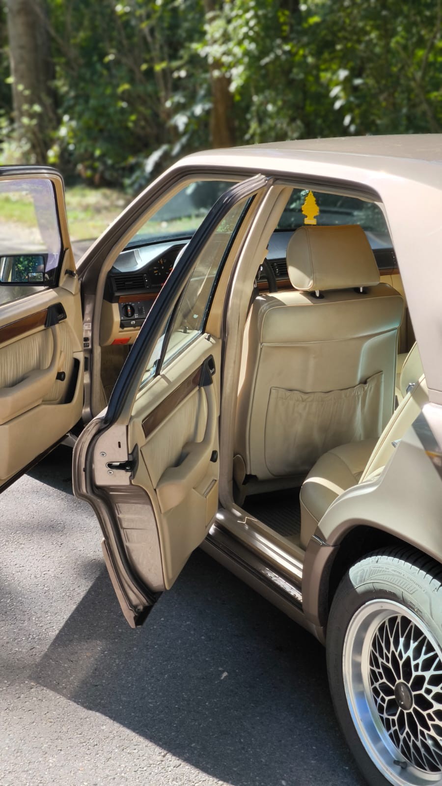 Mercedes Benz 250 in gutem Zustand zu erwerben Baujahr BJ 01/1990