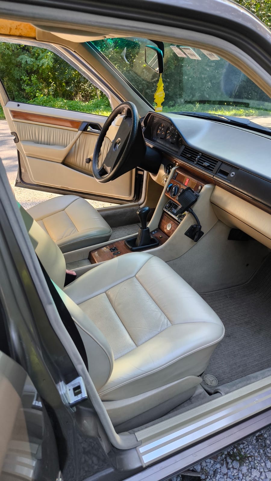 Mercedes Benz 250 in gutem Zustand zu erwerben Baujahr BJ 01/1990