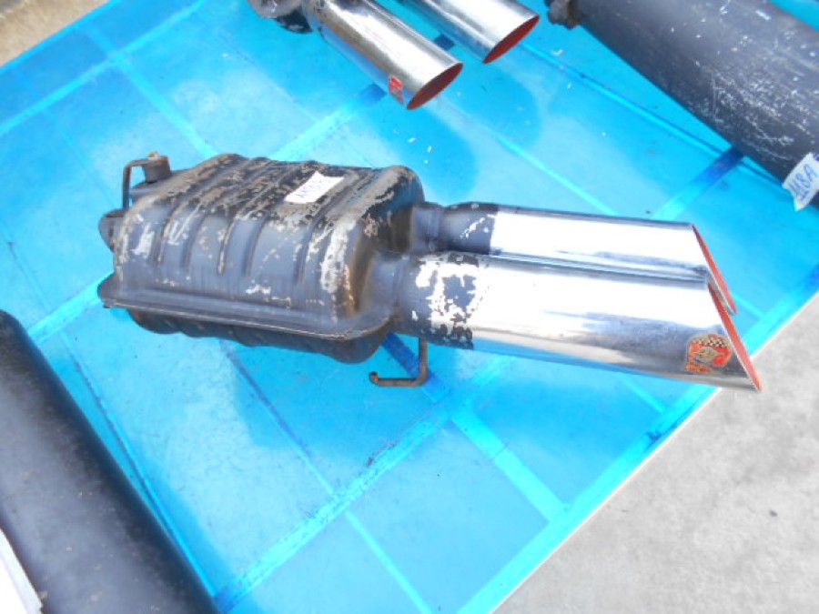 Auspuffanlage für DeTomaso Pantera abzugeben Baujahr BJ -