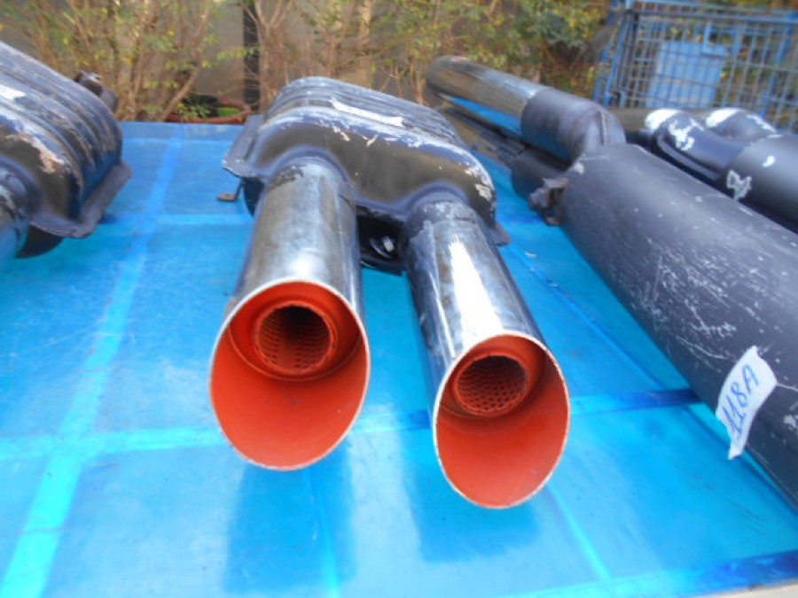 Auspuffanlage für DeTomaso Pantera abzugeben Baujahr BJ -