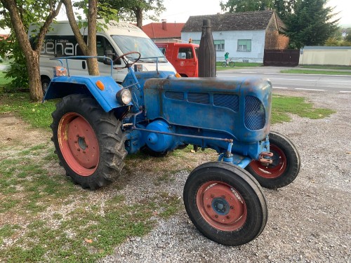 Lanz Bulldog D2416 in rostfreiem Zustand sucht neuen Besitzer Baujahr BJ 03/1957