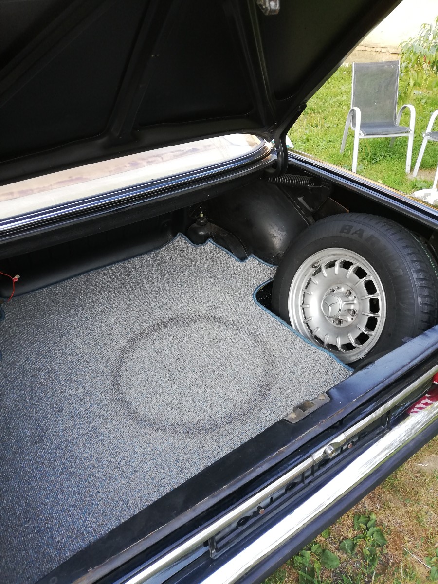 Mercedes Benz 250 CE Coupé in gebrauchtem Zustand steht zum Verkauf Baujahr BJ 05/1969