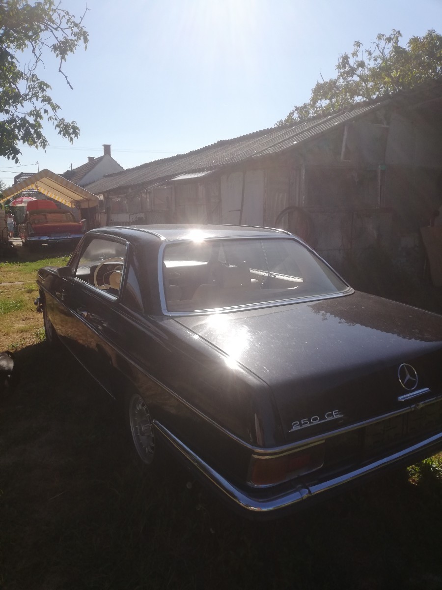 Mercedes Benz 250 CE Coupé in gebrauchtem Zustand steht zum Verkauf Baujahr BJ 05/1969