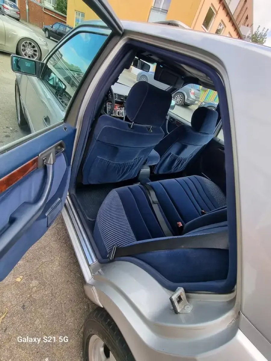 Mercedes Benz 400 E steht zum Verkauf Baujahr BJ 12/1992