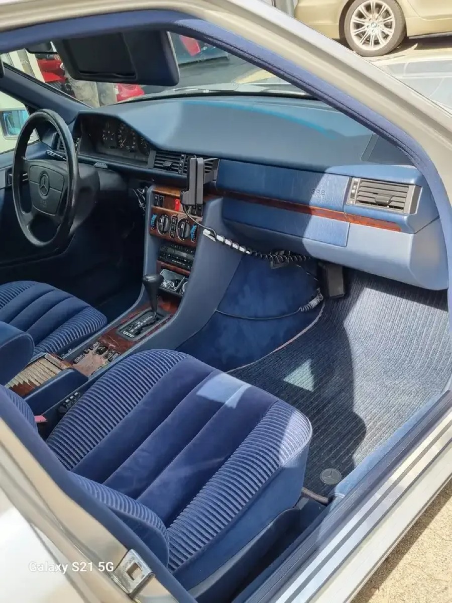 Mercedes Benz 400 E steht zum Verkauf Baujahr BJ 12/1992