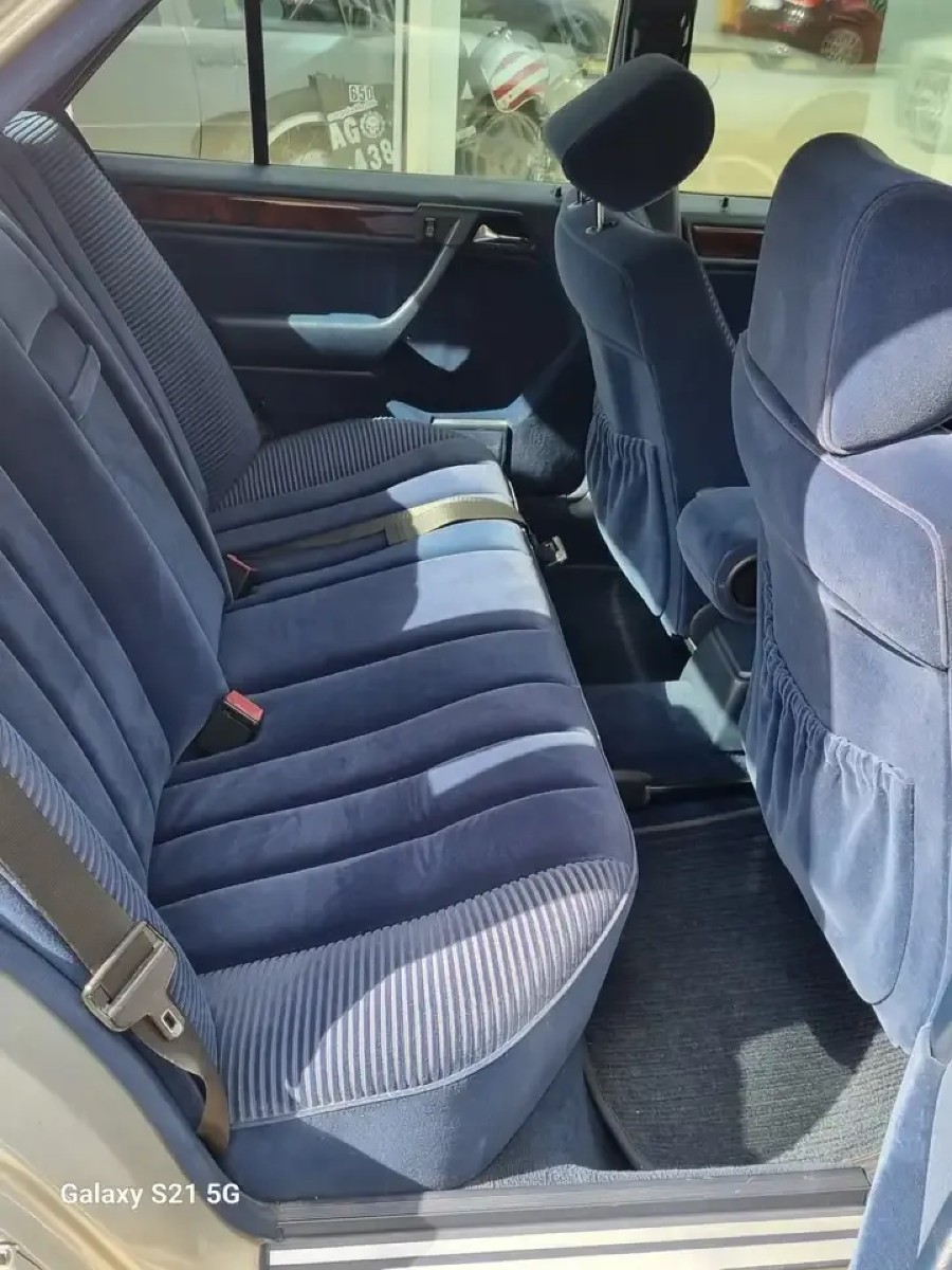 Mercedes Benz 400 E steht zum Verkauf Baujahr BJ 12/1992