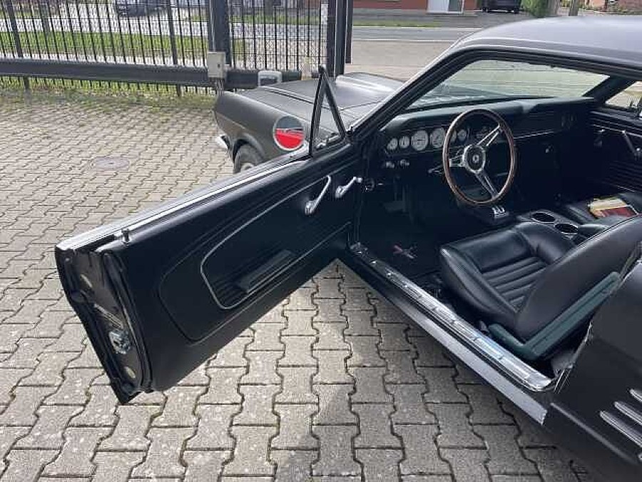 Ford Mustang restauriert Baujahr BJ 09/1965