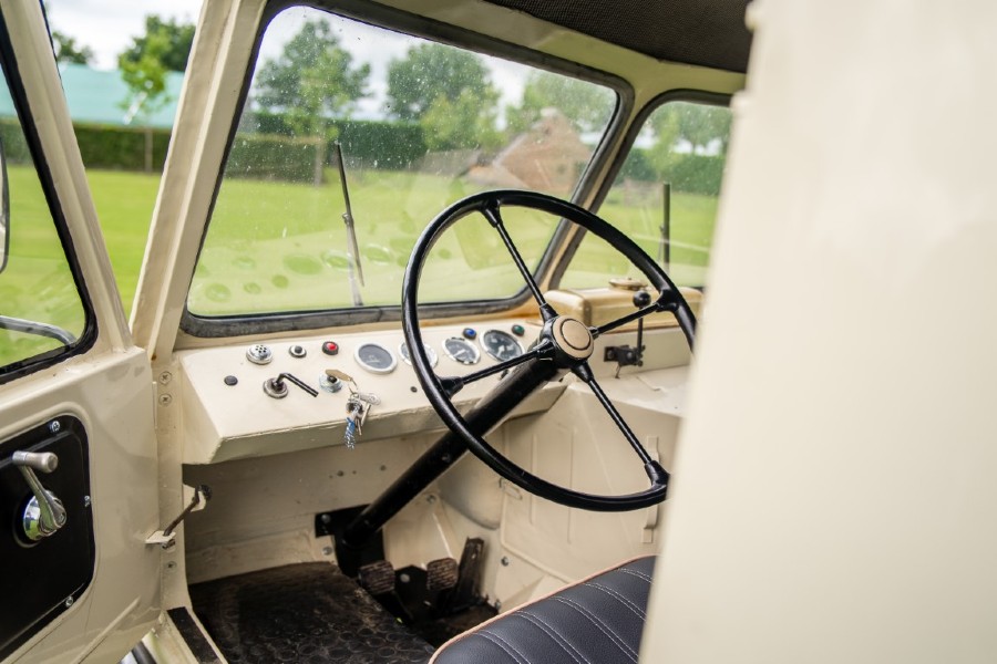Mercedes Benz Unimog 401 - Westfalia frog-eye cab Baujahr BJ 09/1955