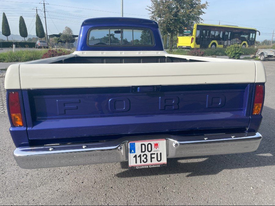 Ford F100 in gutem Zustand mit historischer Zulassung Baujahr BJ 07/1965