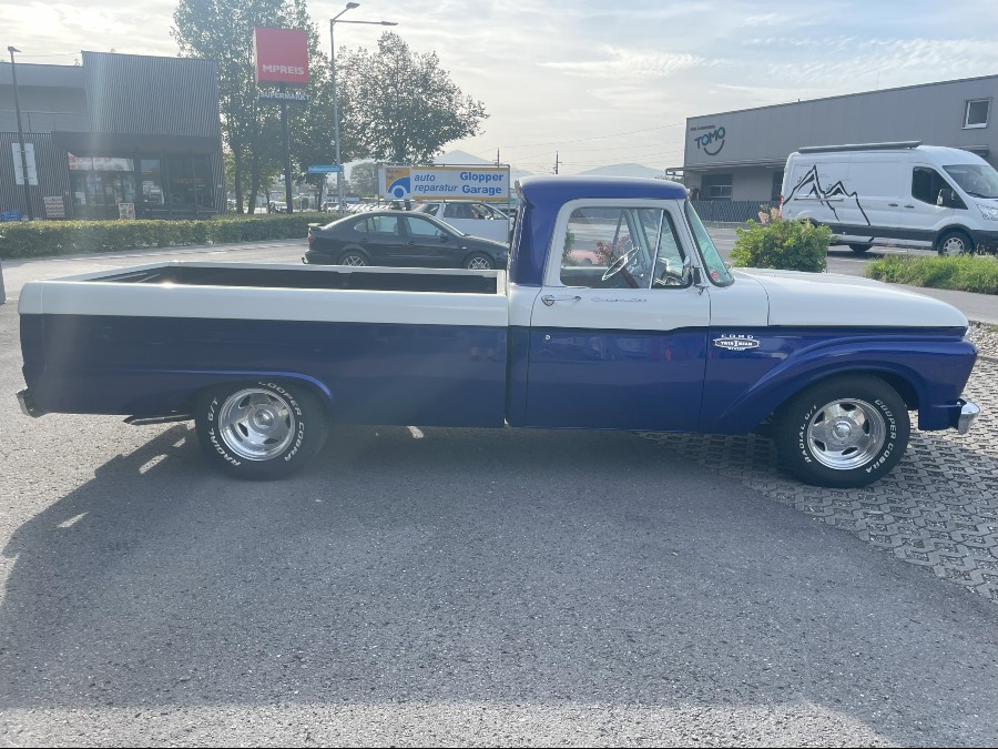 Ford F100 in gutem Zustand mit historischer Zulassung Baujahr BJ 07/1965