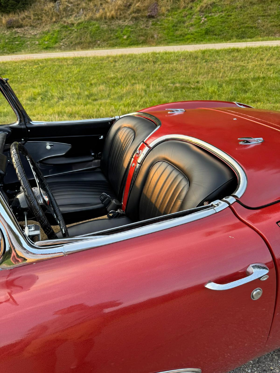 Top: Street Racer Chevrolet Corvette C1 Baujahr BJ 08/1959