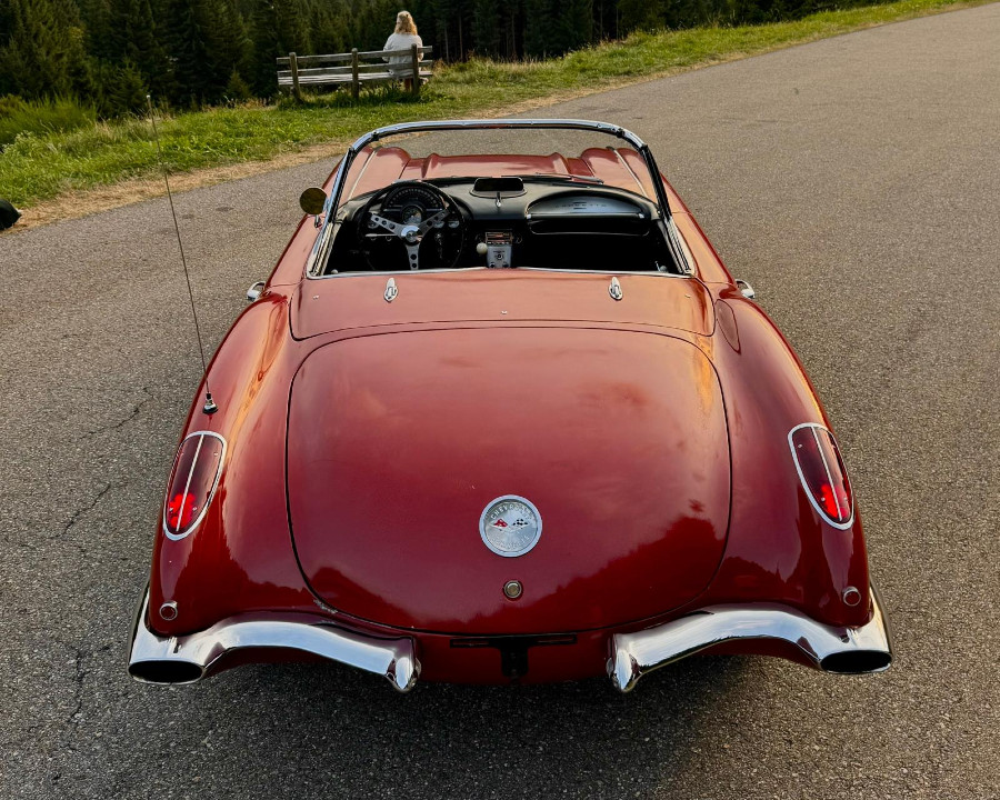Top: Street Racer Chevrolet Corvette C1 Baujahr BJ 08/1959