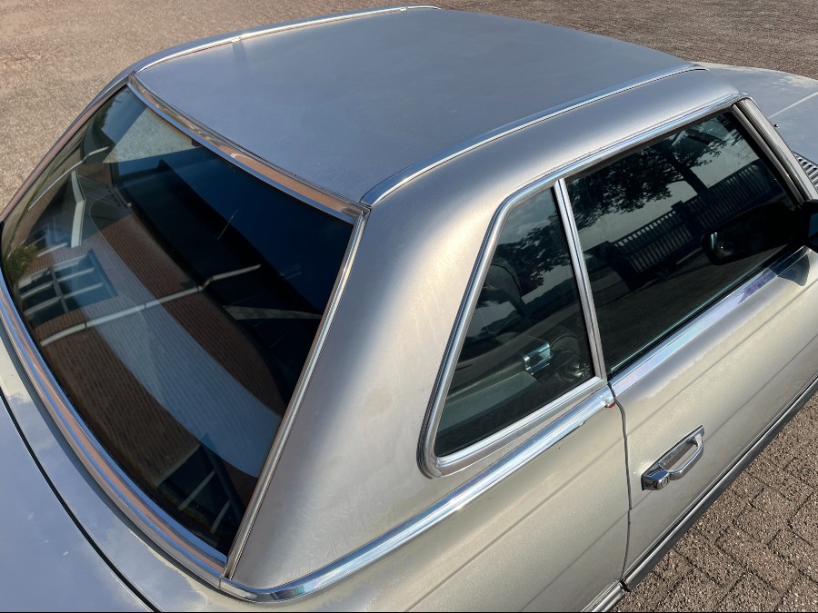 Mercedes Benz SL-Klasse 380SL R107 steht zum Verkauf Baujahr BJ 01/1984