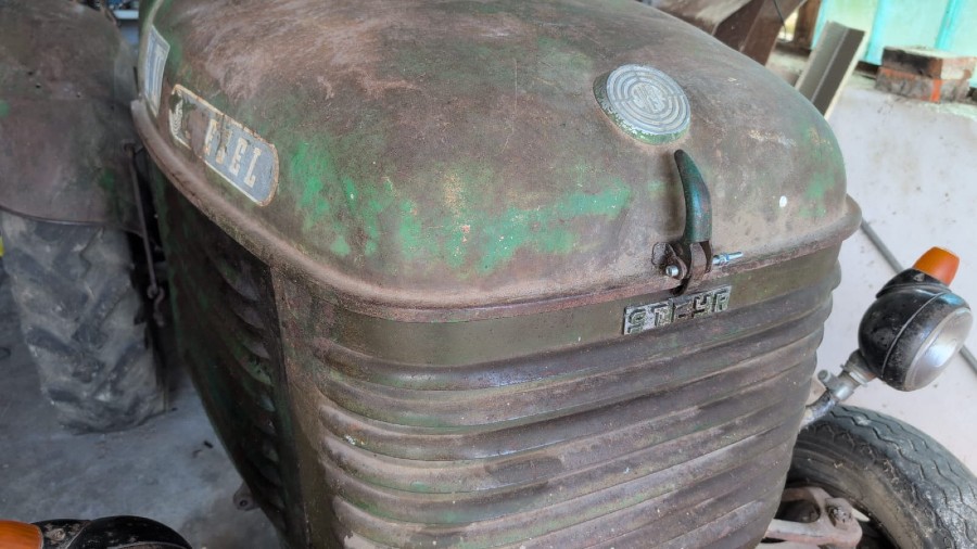 Oldtimer Steyr 180 in restaurierungsbedürftigem Zustand Baujahr BJ 03/1954