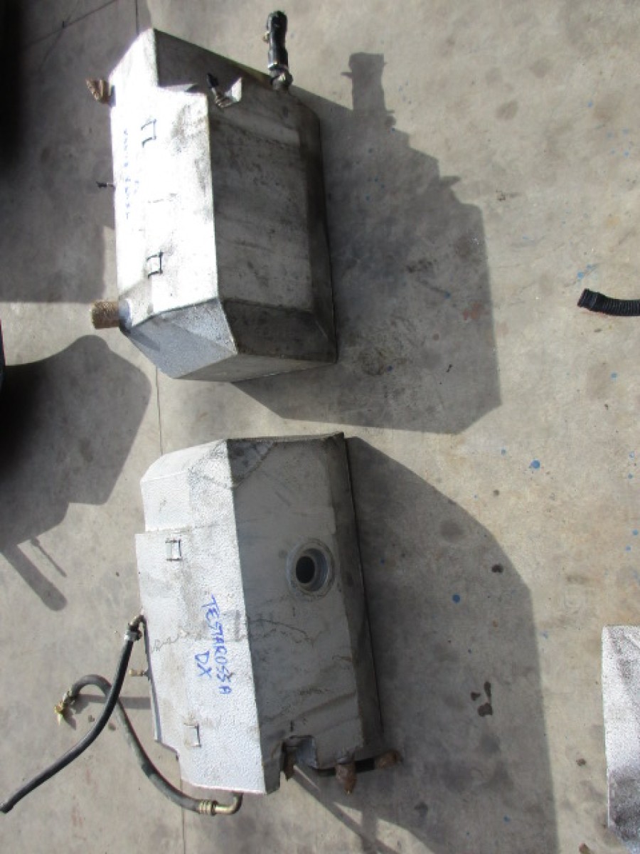 Tank für Ferrari Testarossa abzugeben Baujahr BJ -