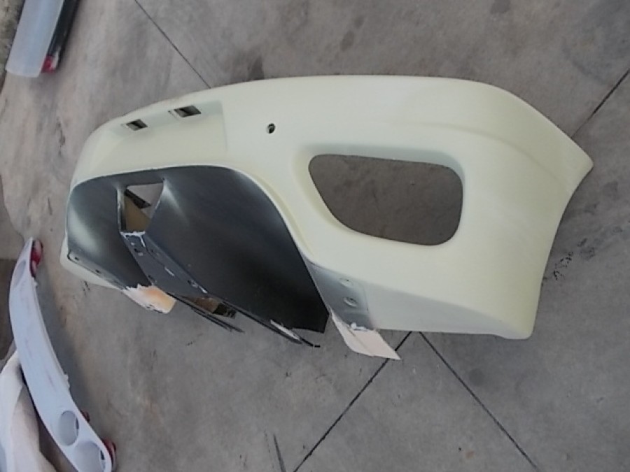 Für Ferrari Karosserieteile abzugeben Baujahr BJ -