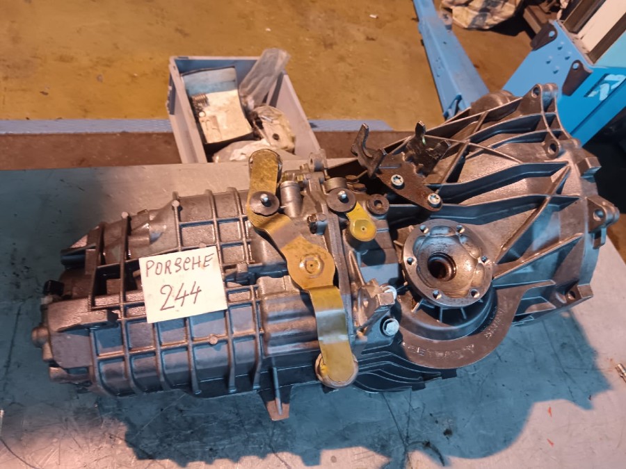 Getriebe für Porsche abzugeben Baujahr BJ -